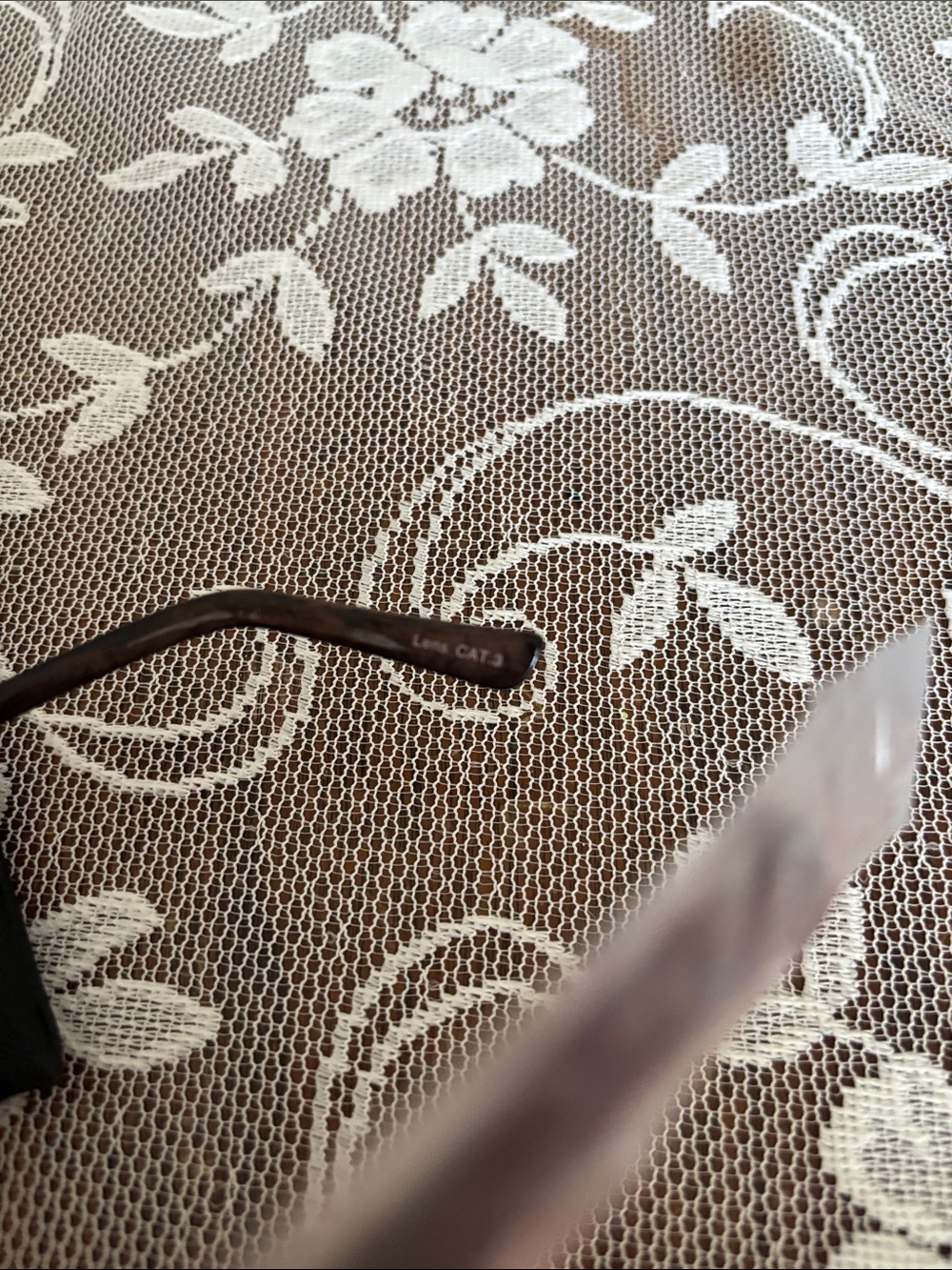 NEW Quay Australia Vivienne Black Metal Aviator Sunglasses for Women with case. - Picture 7 of 7